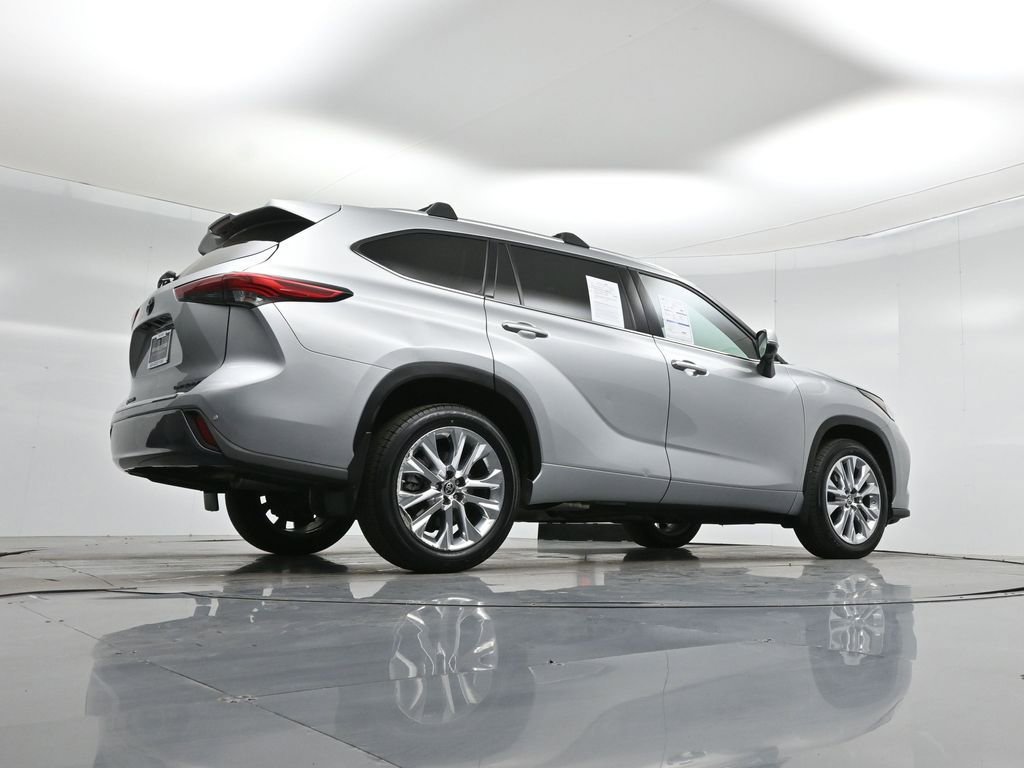Used 2022 Toyota Highlander Limited image 50