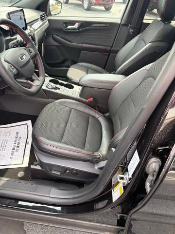 New 2025 Ford Escape ST-Line w/ Cold Weather Package FWD image 10