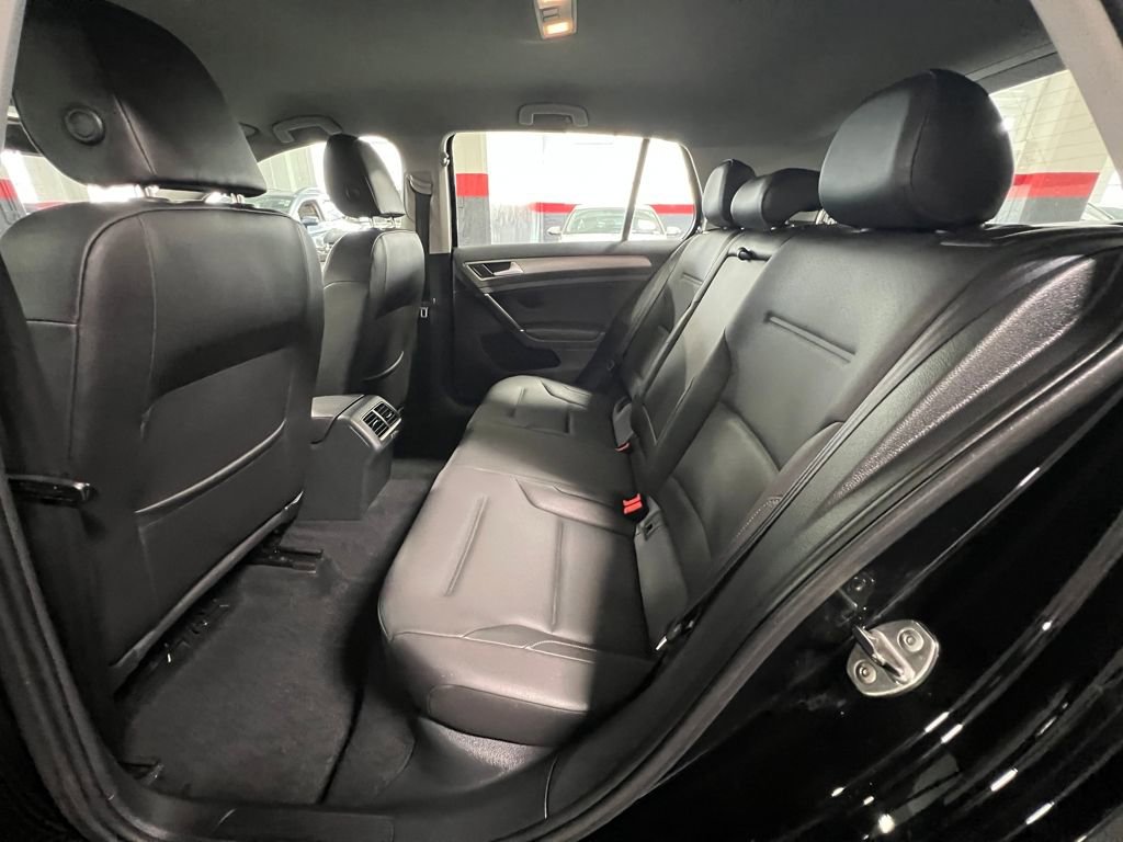 Used 2015 Volkswagen Golf S image 15