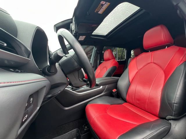 Used 2024 Toyota Highlander XSE AWD/4WD image 14