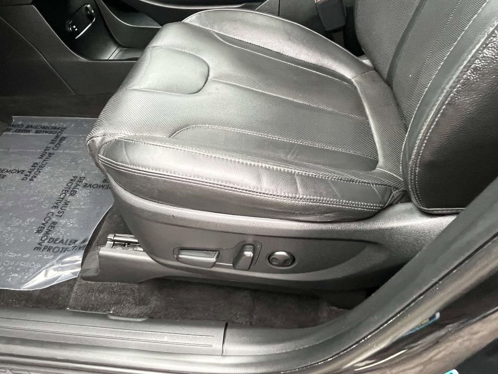 Used 2022 Hyundai Palisade SEL w/ Premium Package image 22