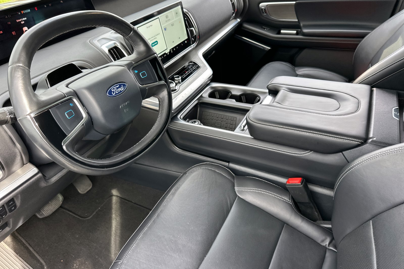 Used 2025 Ford Expedition Max Platinum AWD/4WD image 10