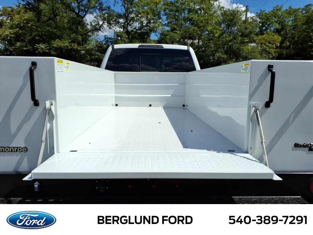 New 2025 Ford F350 XL w/ XL Chrome Package image 7