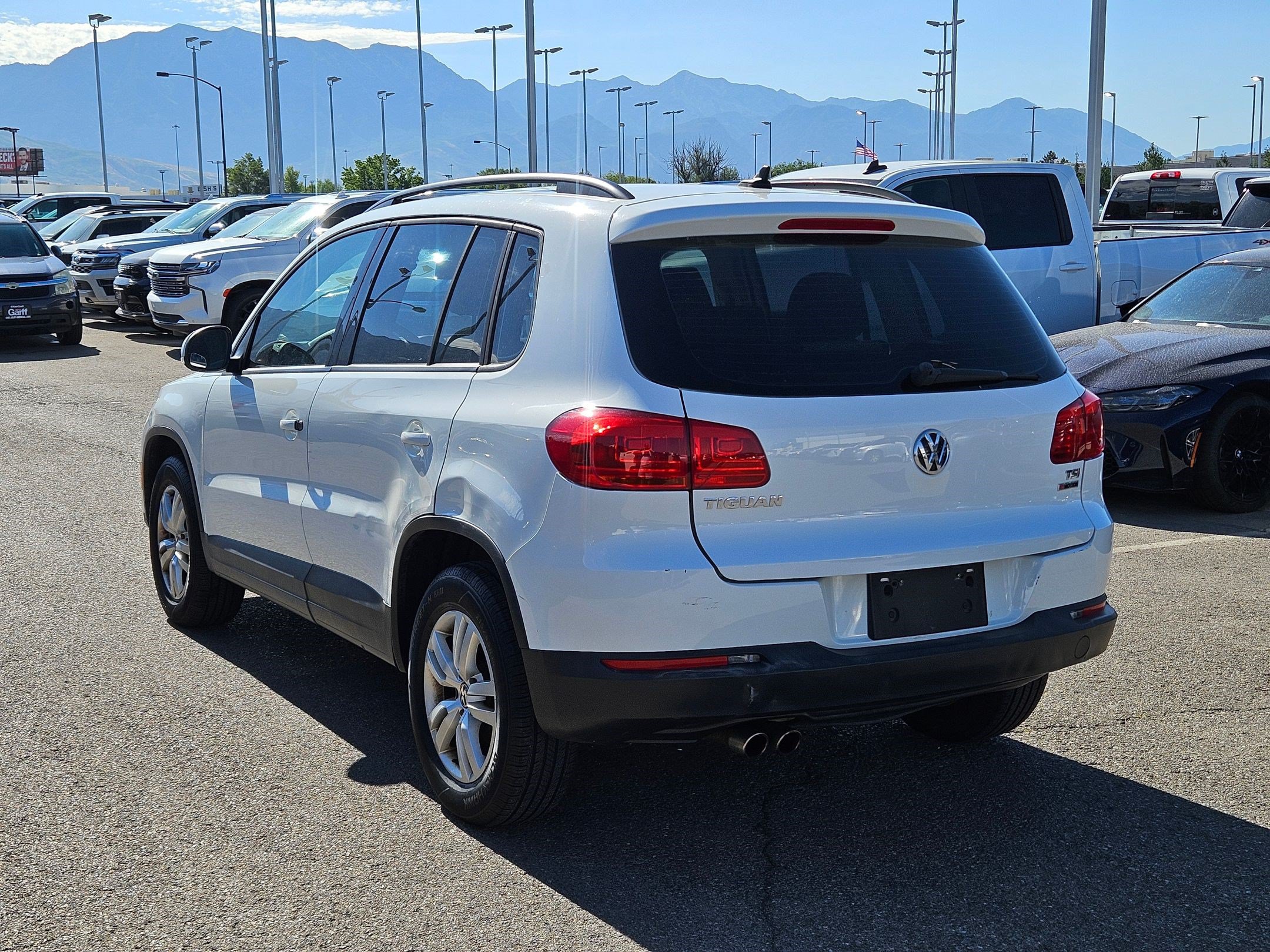 Used 2017 Volkswagen Tiguan S AWD/4WD image 5