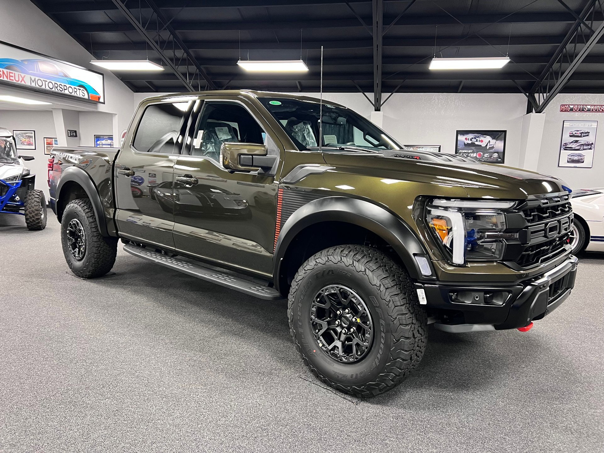 Used 2025 Ford F150 Raptor w/ Equipment Group 803A Raptor R image 39