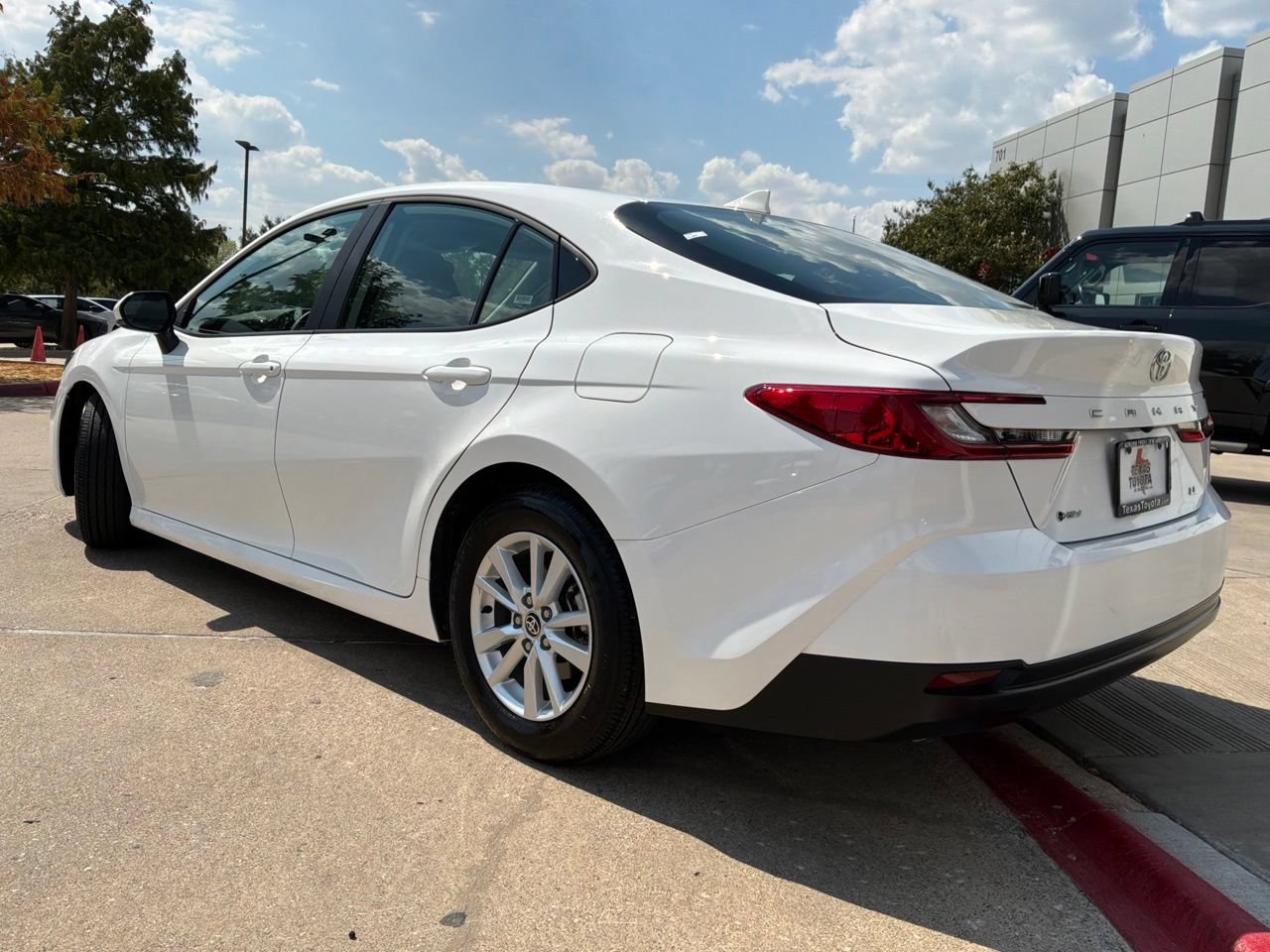Used 2026 Toyota Camry LE FWD image 8