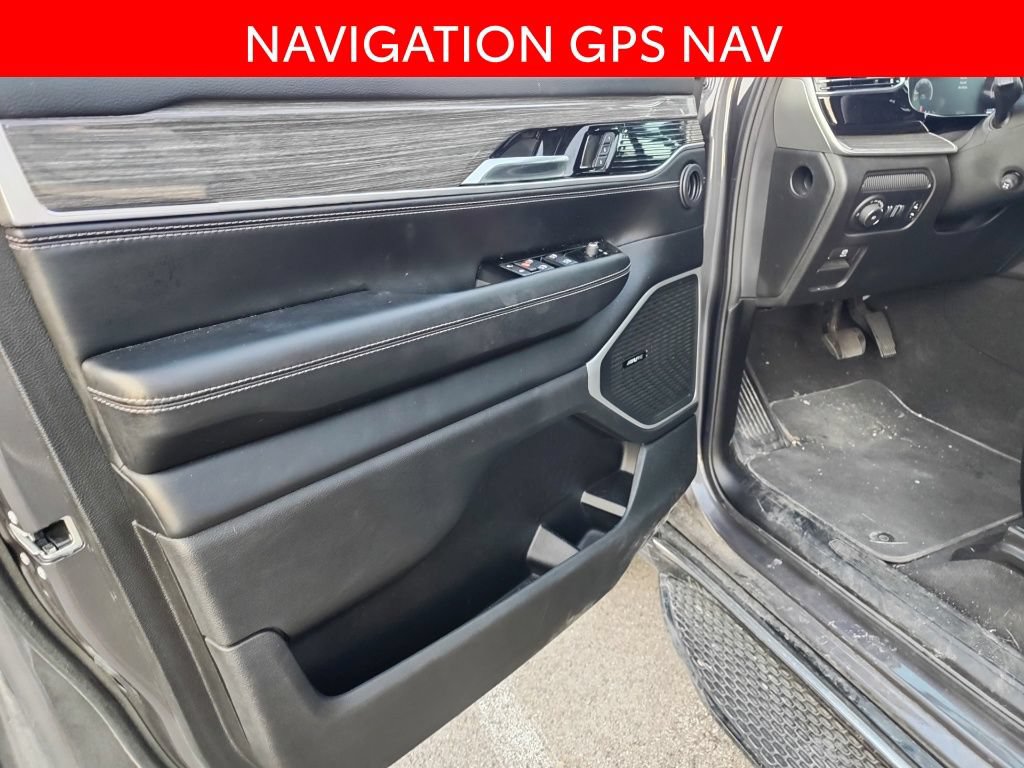 Used 2022 Jeep Wagoneer Series II AWD/4WD image 6