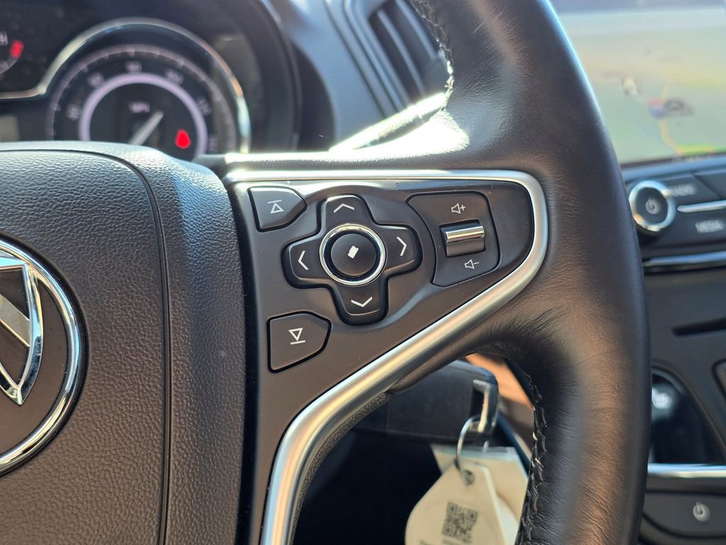 Used 2017 Buick Regal Sport Touring image 33