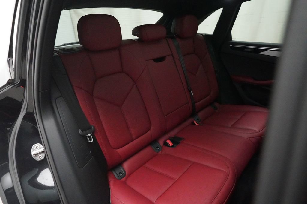 Used 2024 Porsche Macan S image 31