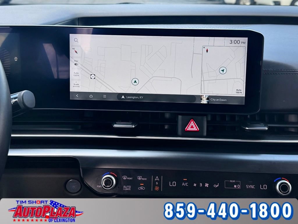 Used 2025 Kia Carnival FWD image 5