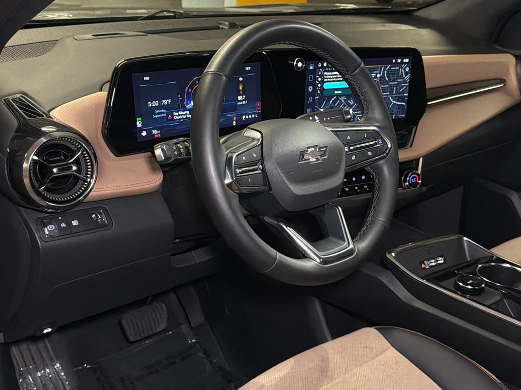 Used 2025 Chevrolet Equinox ACTIV FWD image 23
