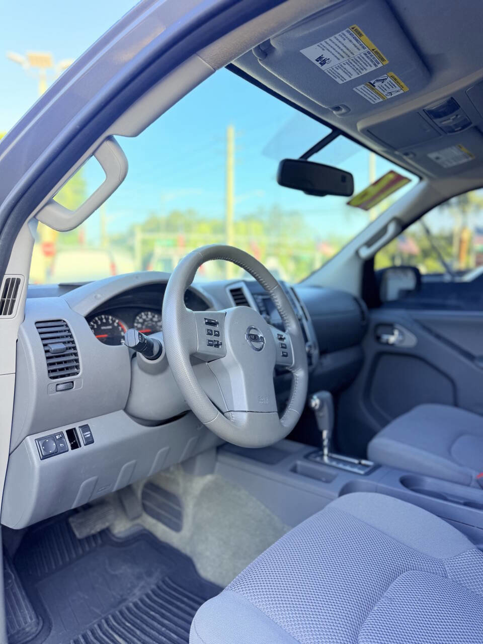 Used 2016 Nissan Frontier SV w/ SV Value Truck Package RWD image 10