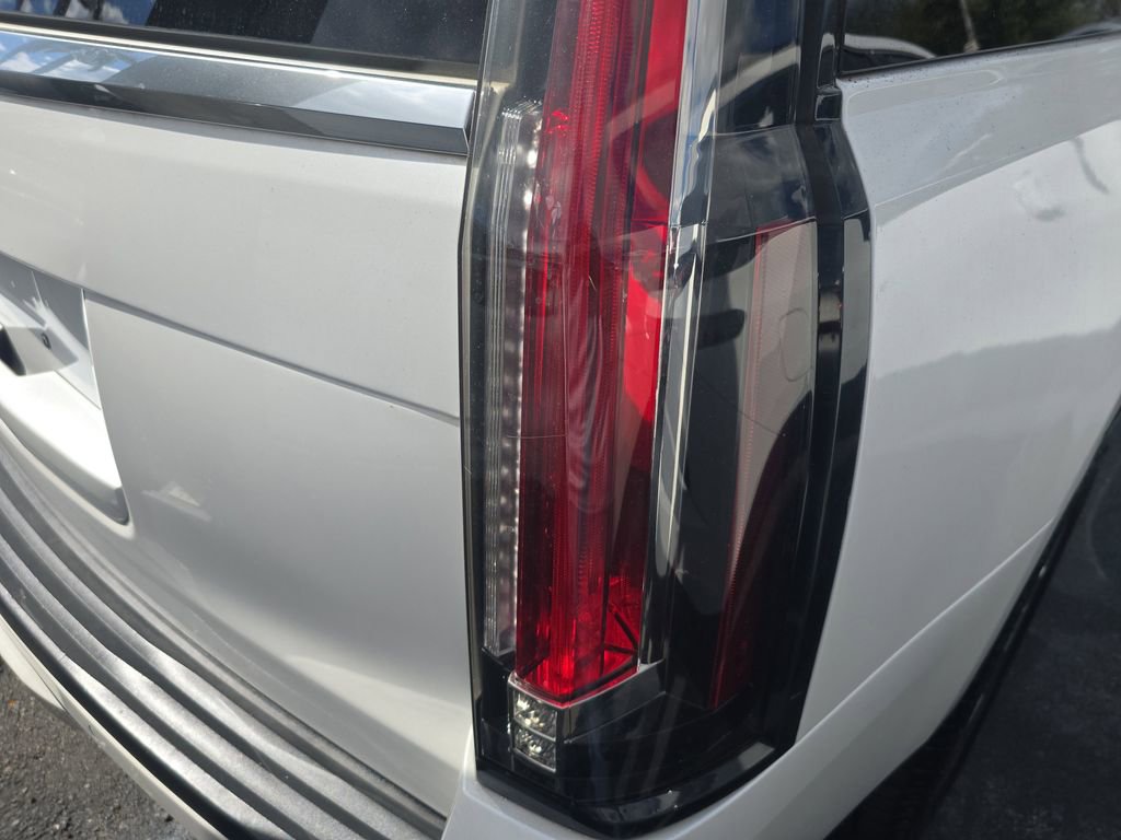 Used 2018 Cadillac Escalade Platinum image 6