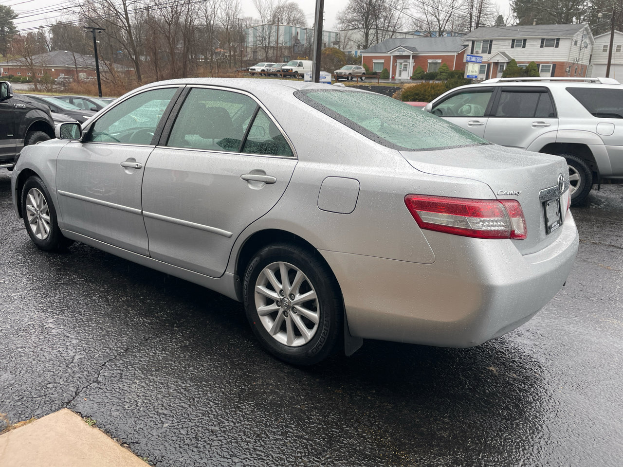 Used 2010 Toyota Camry XLE image 9