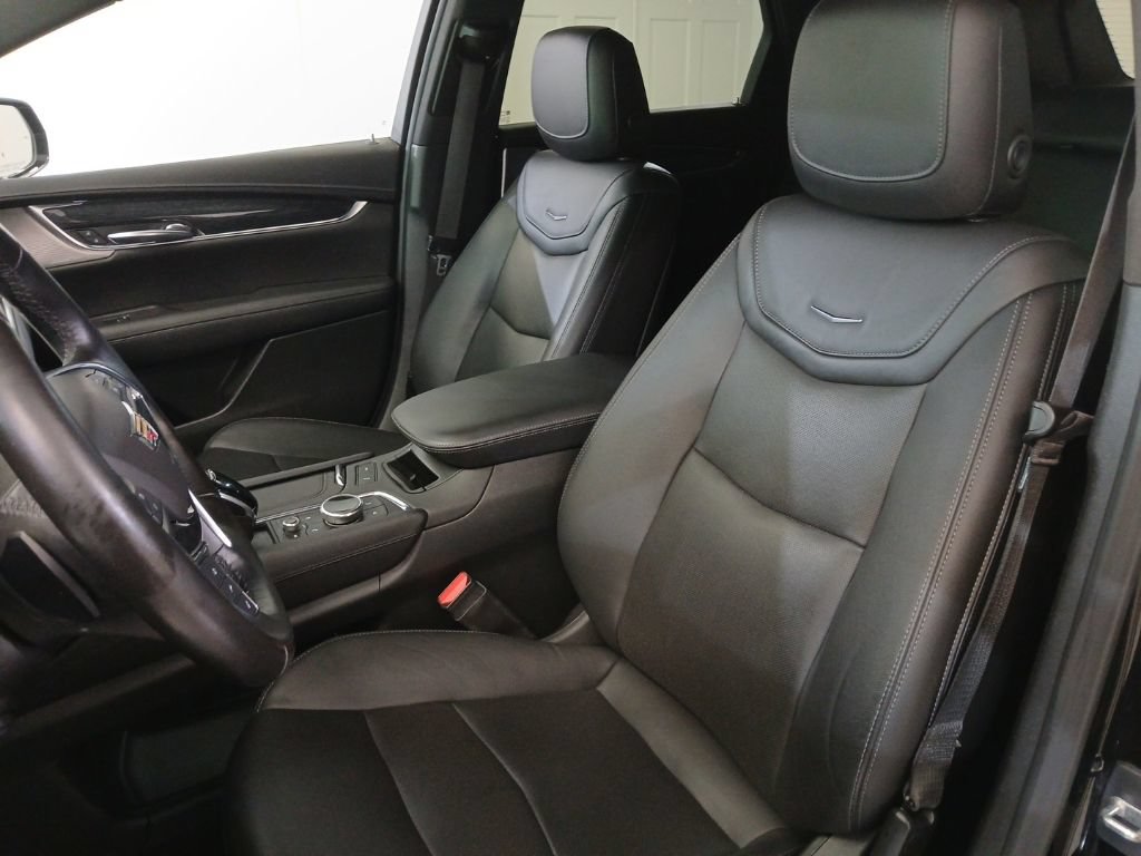 Used 2020 Cadillac XT5 Premium Luxury AWD/4WD image 16