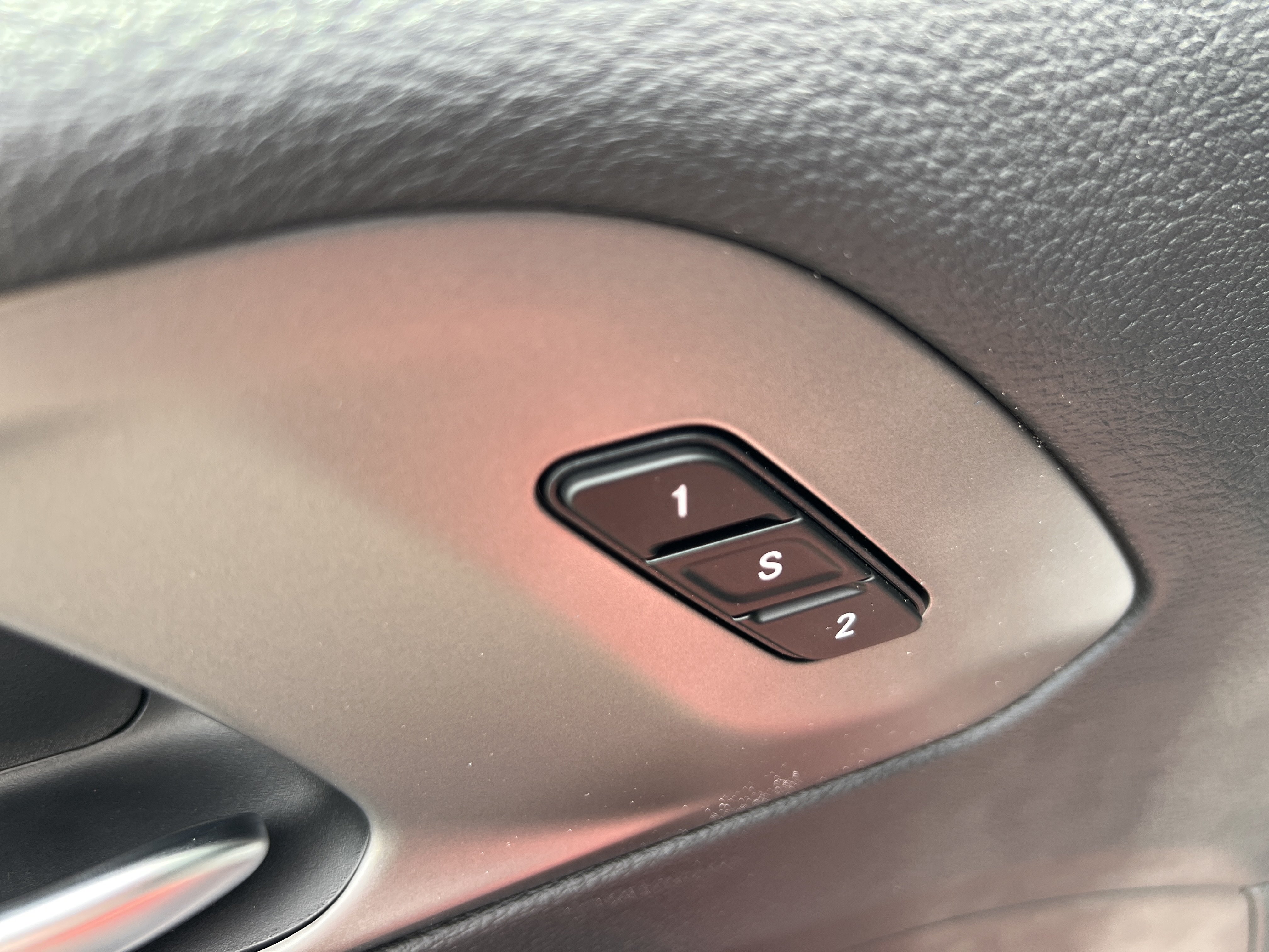 New 2027 Chrysler Pacifica Select FWD image 14