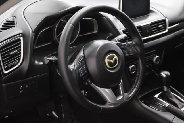 Used 2015 MAZDA MAZDA3 i Touring w/ Technology Package FWD image 13
