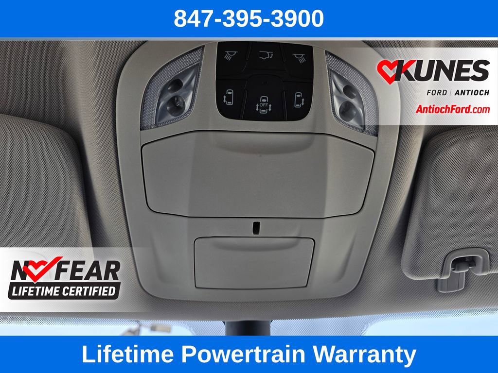 Used 2023 Chrysler Voyager LX image 50