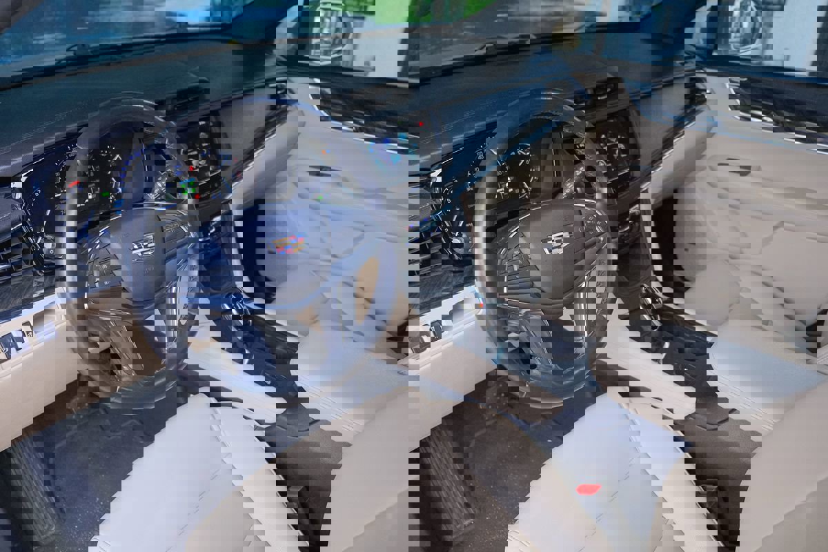 Used 2019 Cadillac XT5 FWD image 14