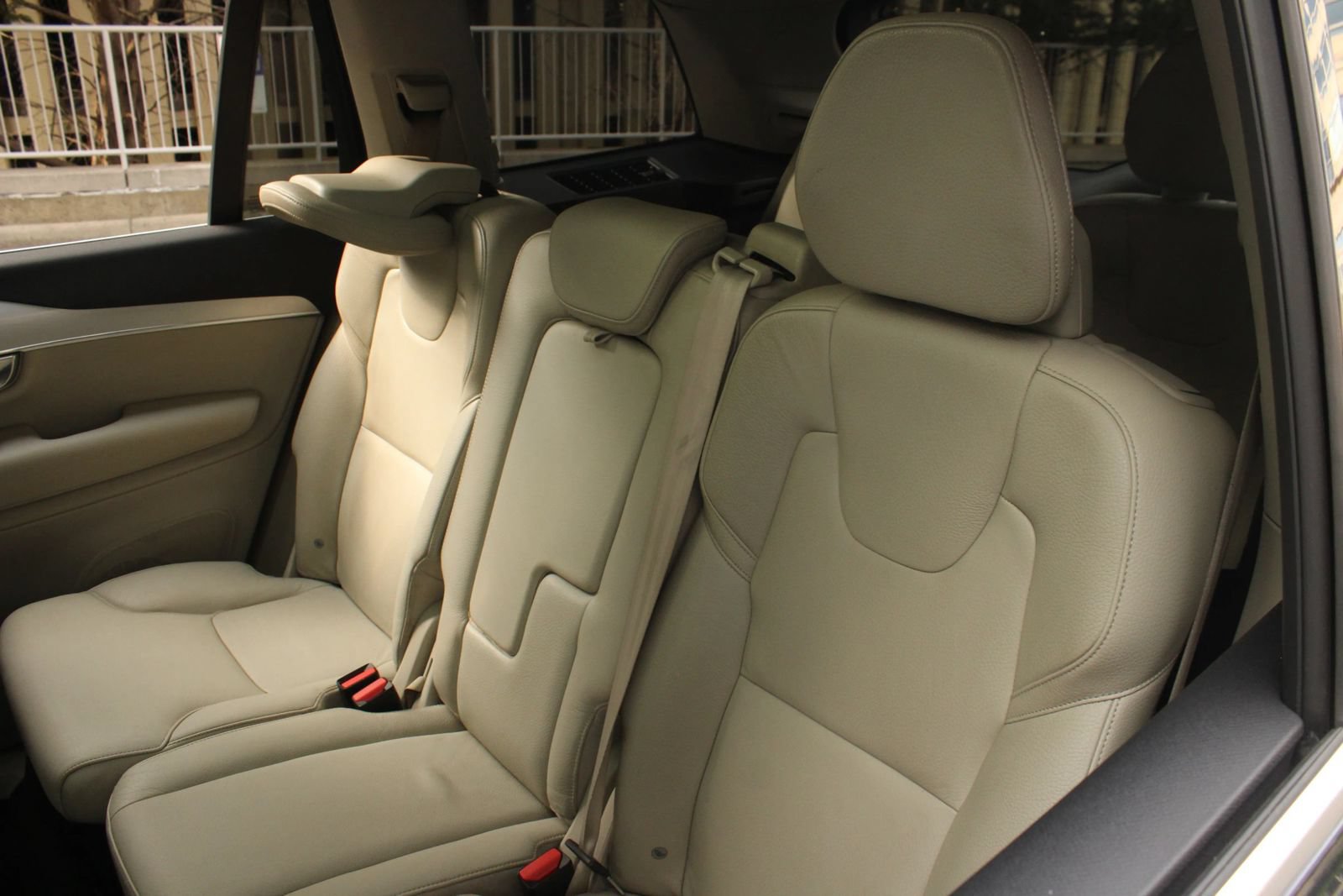 Used 2017 Volvo XC90 T6 Momentum AWD/4WD image 18