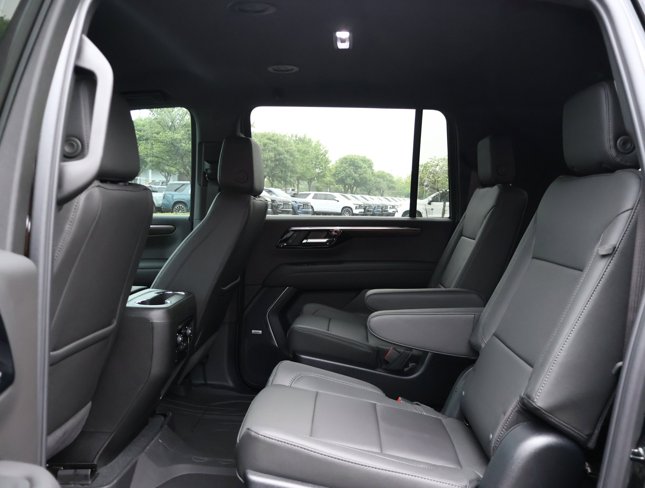 New 2026 Chevrolet Suburban LT w/ Comfort Package AWD/4WD image 22