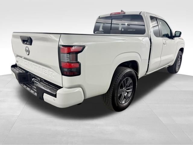 Used 2025 Nissan Frontier SV image 9