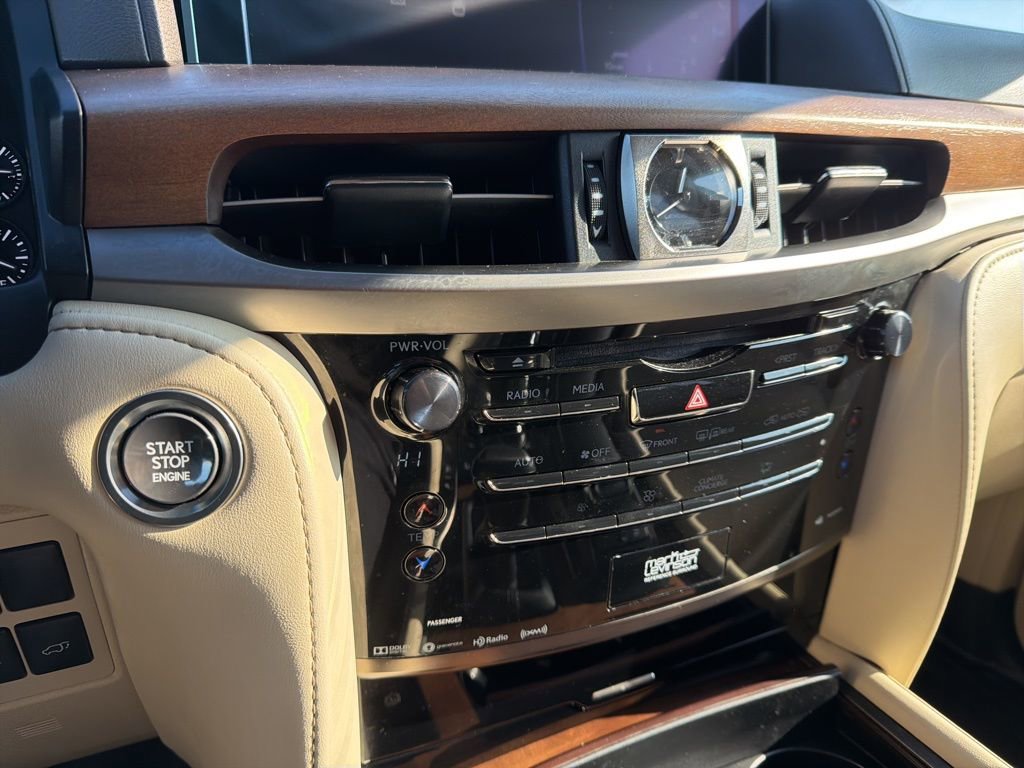 Used 2020 Lexus LX 570 4WD w/ Luxury Package image 36