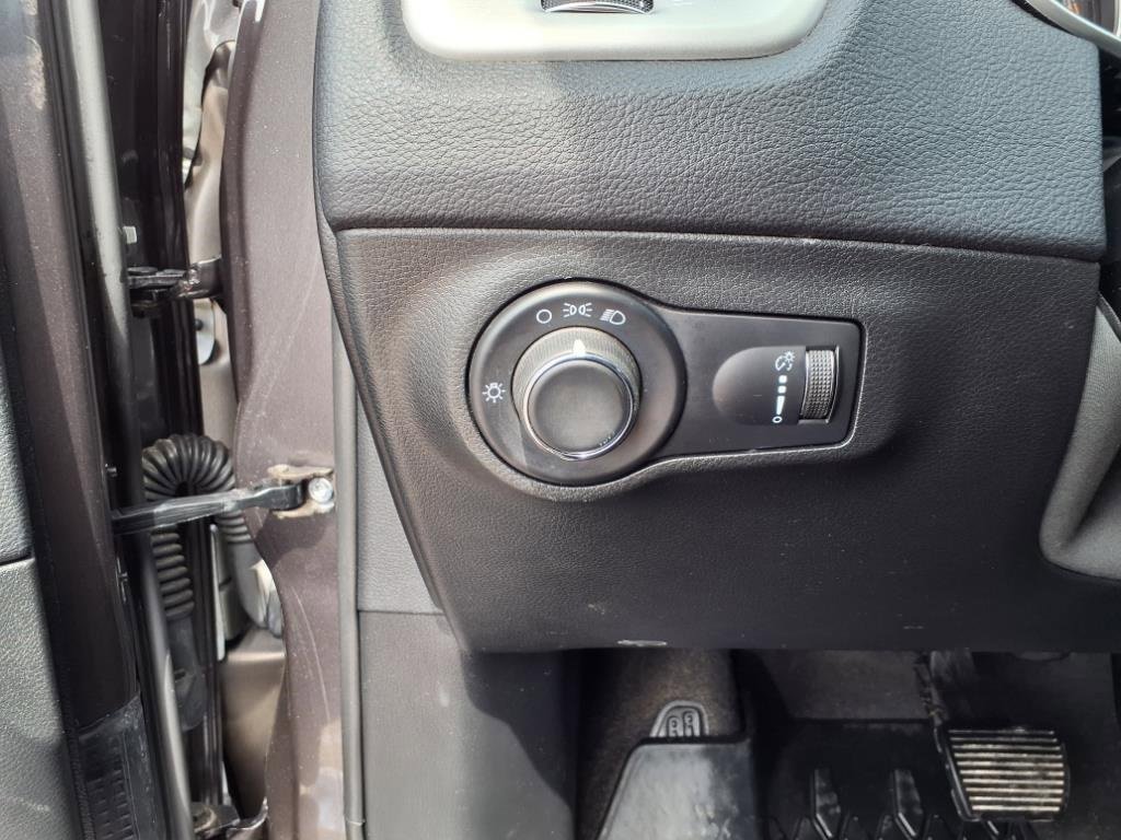 Used 2021 Jeep Compass Sport image 21