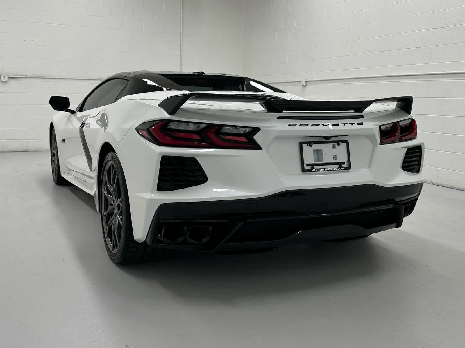 Used 2023 Chevrolet Corvette Stingray Premium Conv w/ Z51 Performance Package RWD image 15
