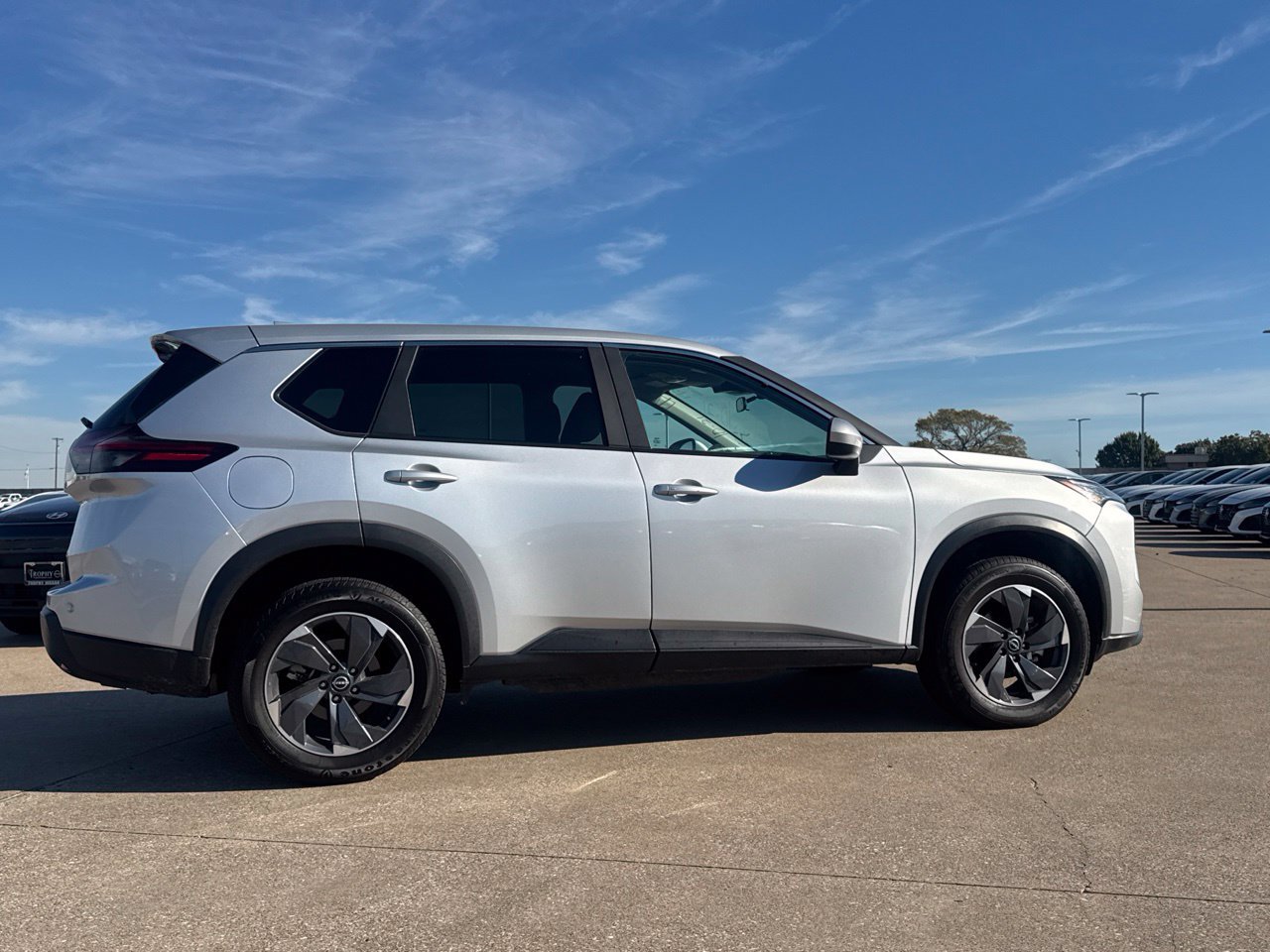 Certified 2025 Nissan Rogue SV FWD image 25