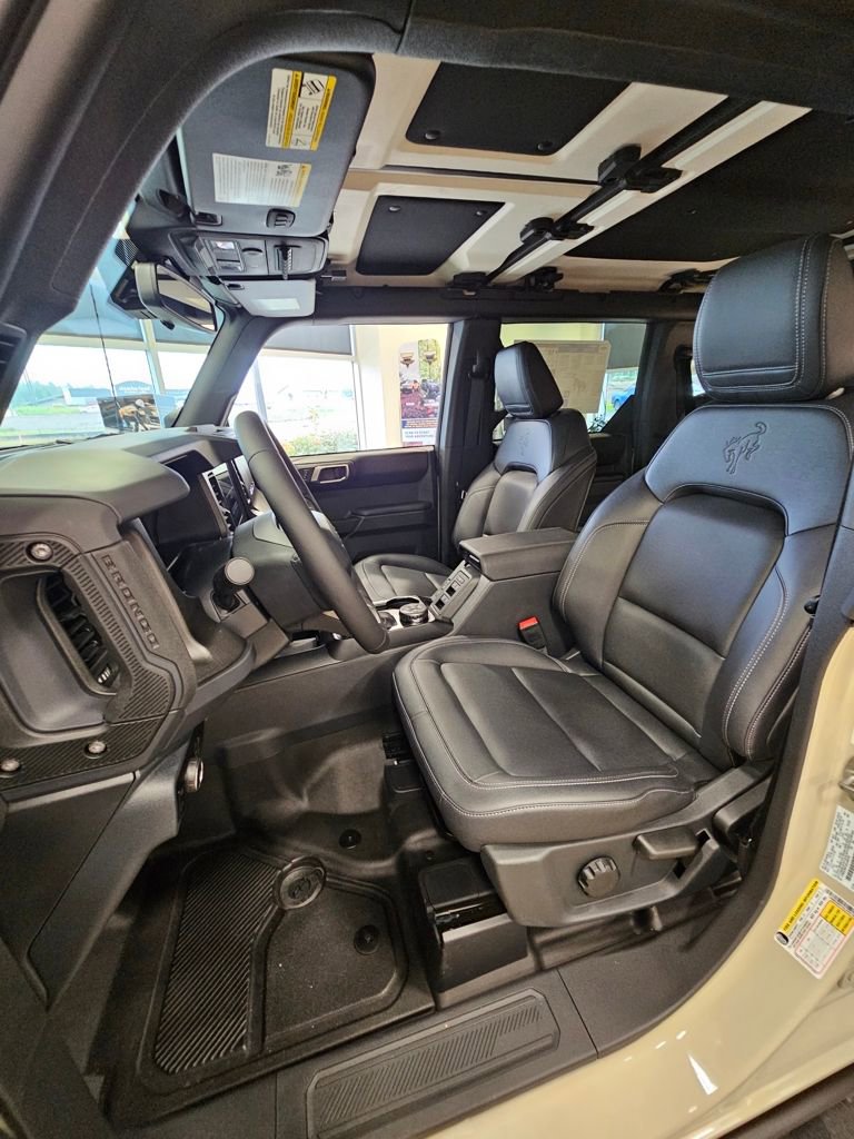 New 2025 Ford Bronco Badlands image 14