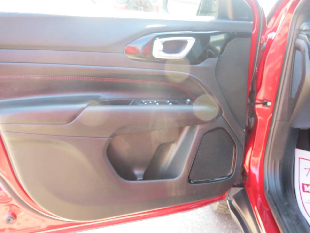 Used 2025 Jeep Compass Trailhawk w/ Trailhawk Convenience Group AWD/4WD image 9