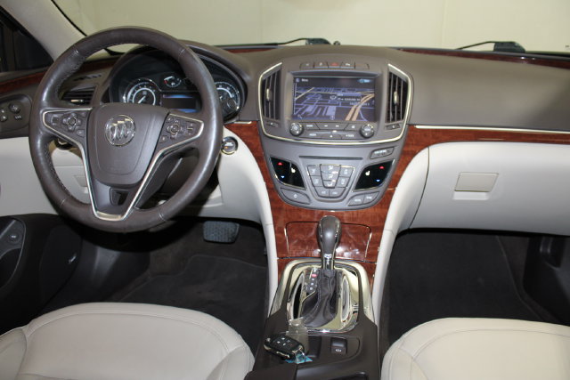Used 2017 Buick Regal Premium w/ Driver Confidence Package #1 FWD image 15