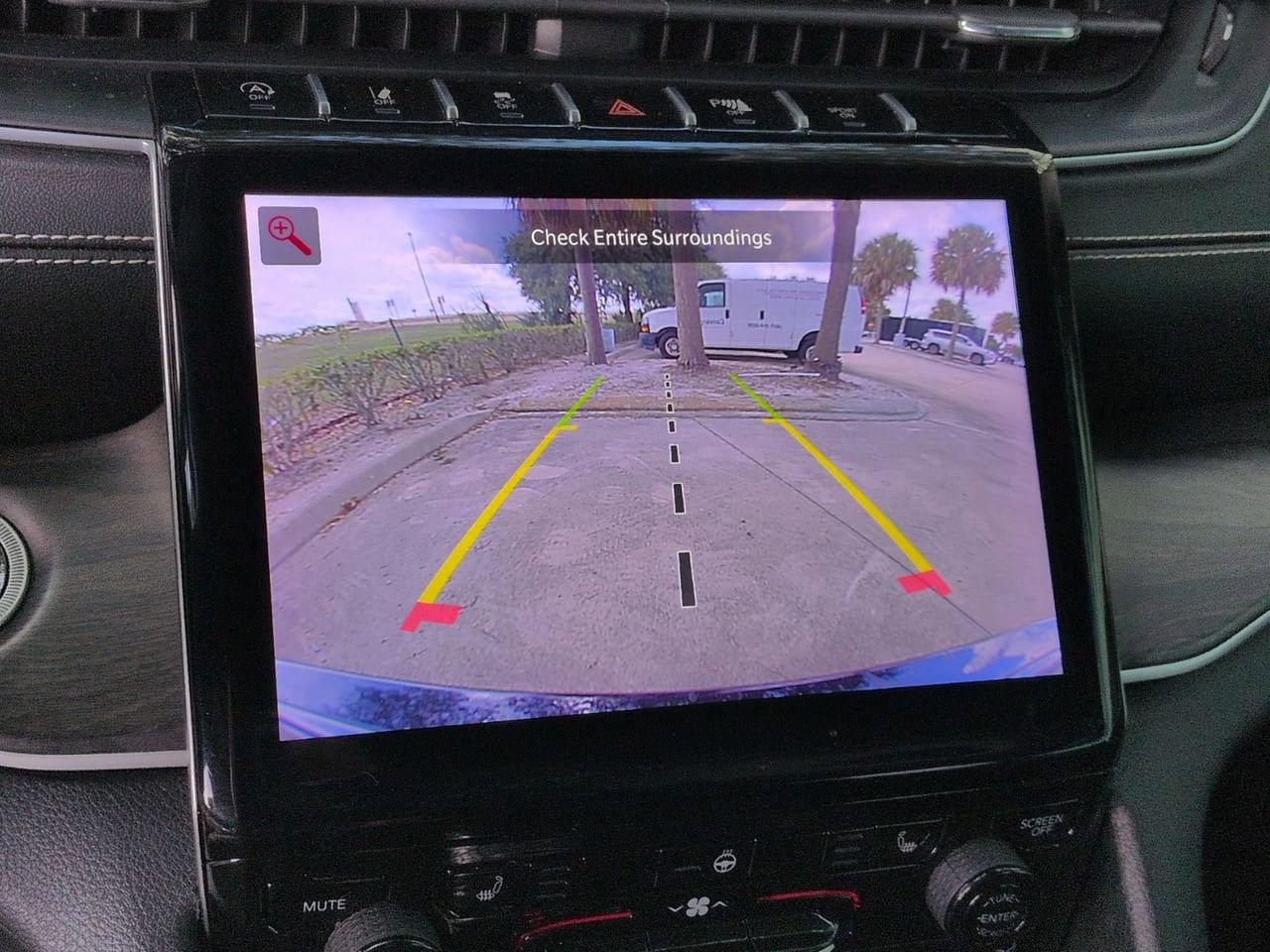 Used 2024 Jeep Grand Cherokee Limited RWD image 17