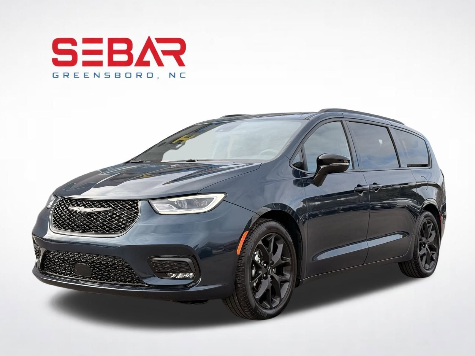 Used 2025 Chrysler Pacifica Limited FWD image 11