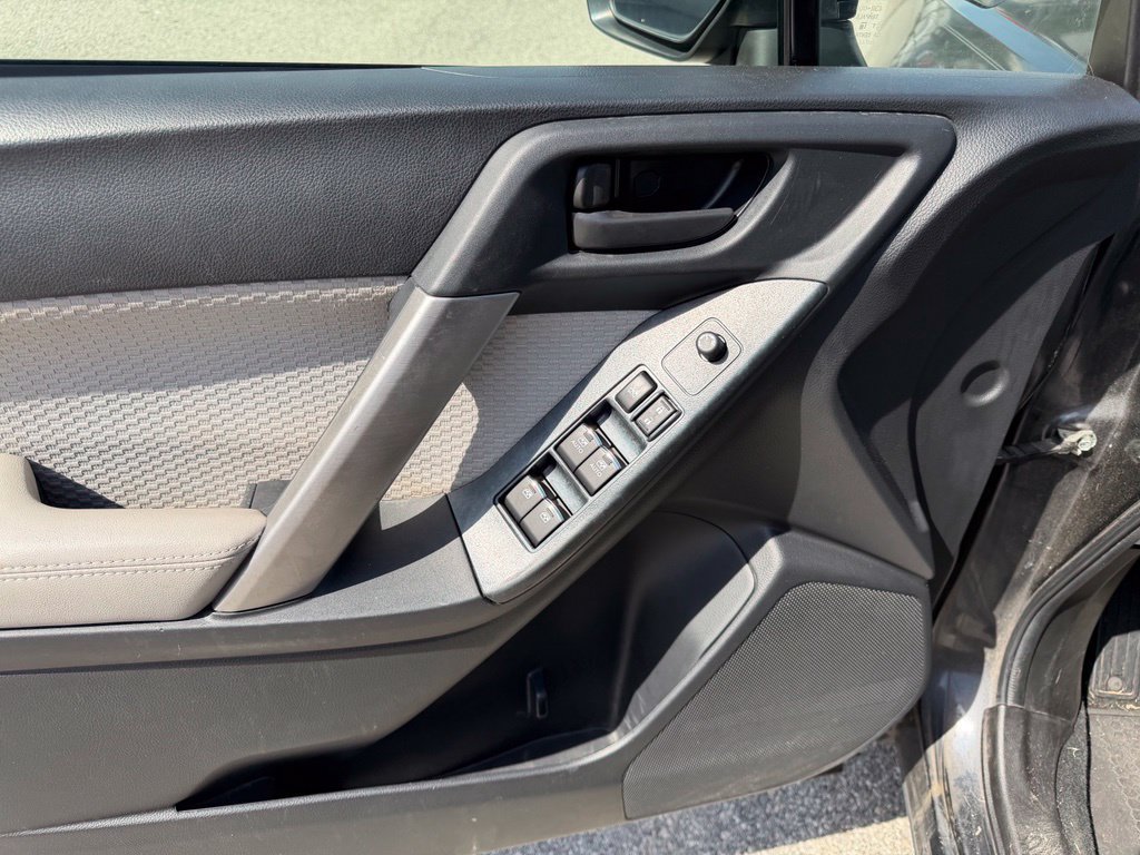 Used 2018 Subaru Forester 2.5i Premium AWD/4WD image 22