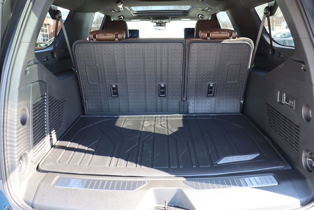 New 2026 Chevrolet Suburban High Country image 38