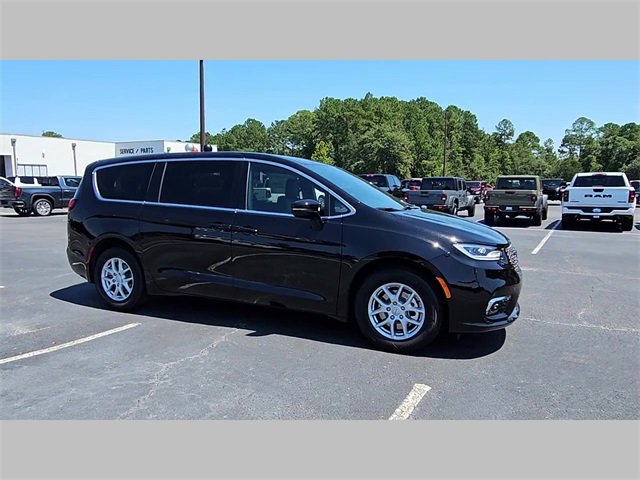 New 2026 Chrysler Pacifica Select image 37