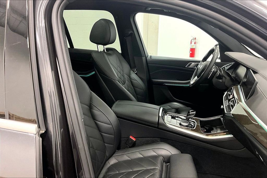 Used 2023 BMW X5 xDrive40i w/ Premium Package image 7