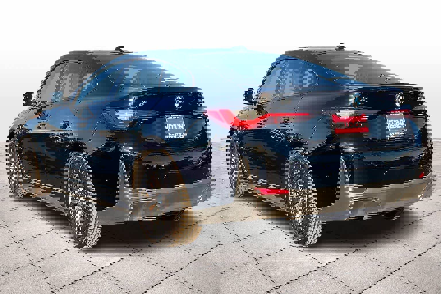 Used 2023 BMW i4 eDrive35 w/ Premium Package image 15