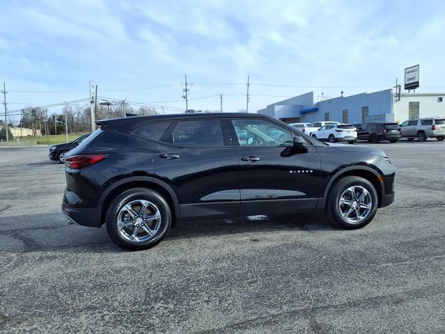 Used 2025 Chevrolet Blazer LT FWD image 17