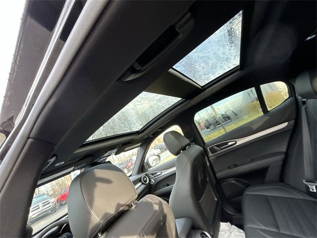 New 2025 Alfa Romeo Stelvio Sprint image 14