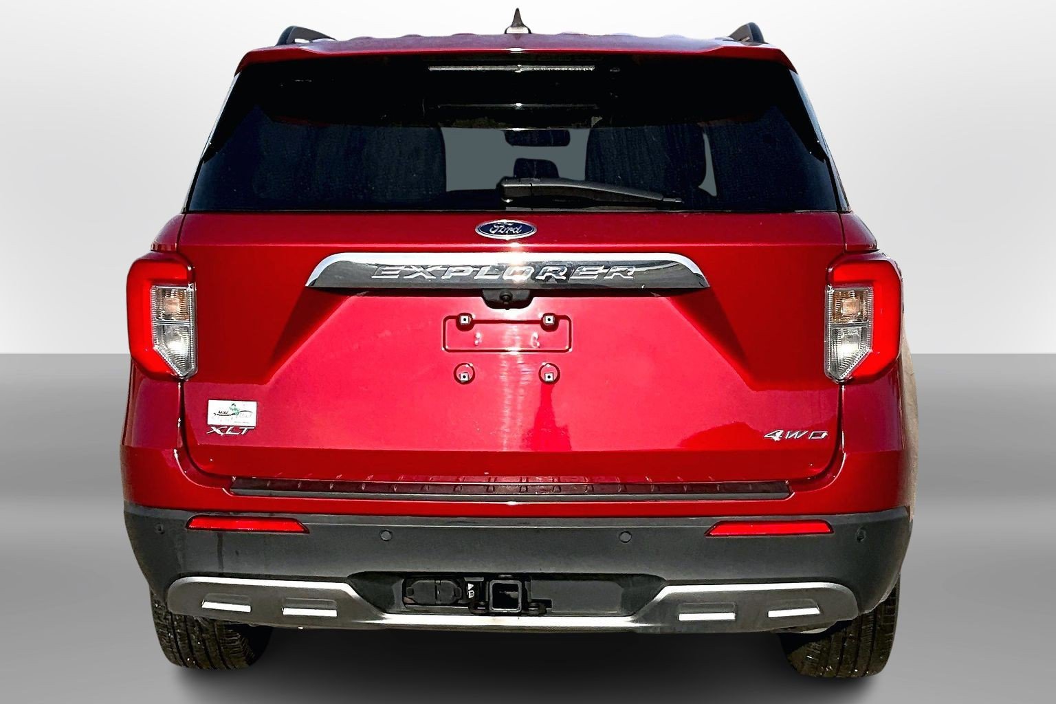 Used 2022 Ford Explorer XLT w/ Equipment Group 202A image 4