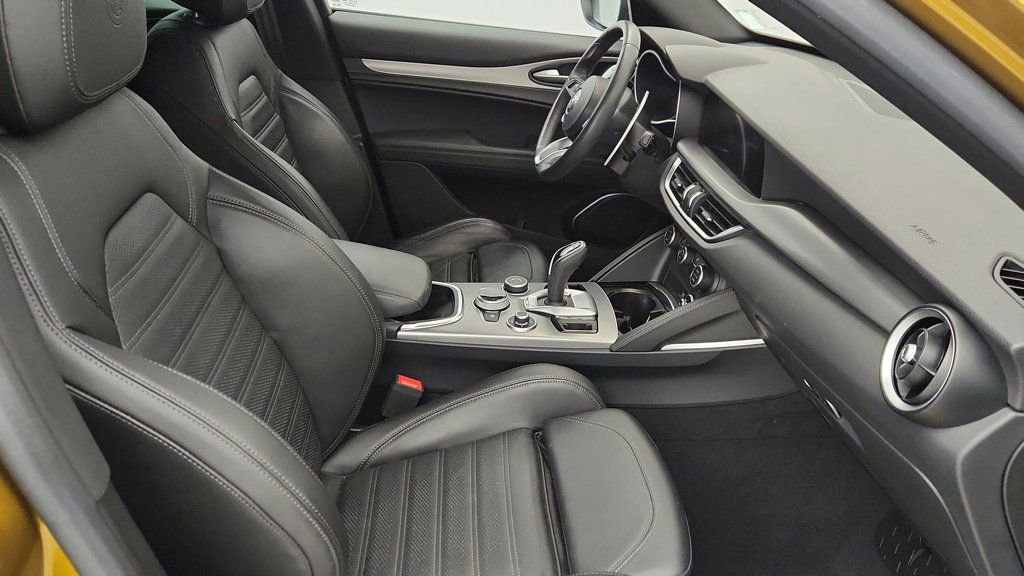 Used 2023 Alfa Romeo Stelvio Veloce image 43