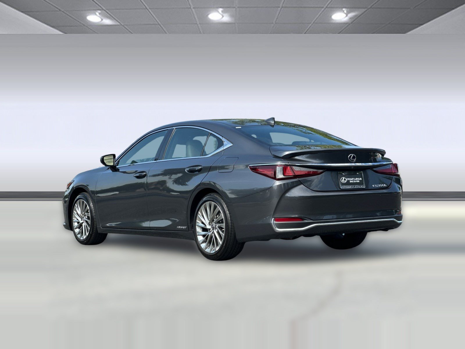 Used 2022 Lexus ES 300h w/ Accessory Package FWD image 3