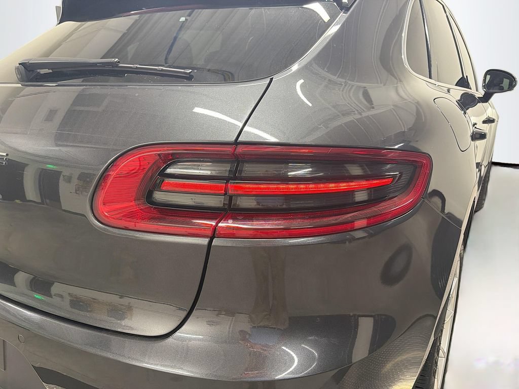 Certified 2017 Porsche Macan S AWD/4WD image 33