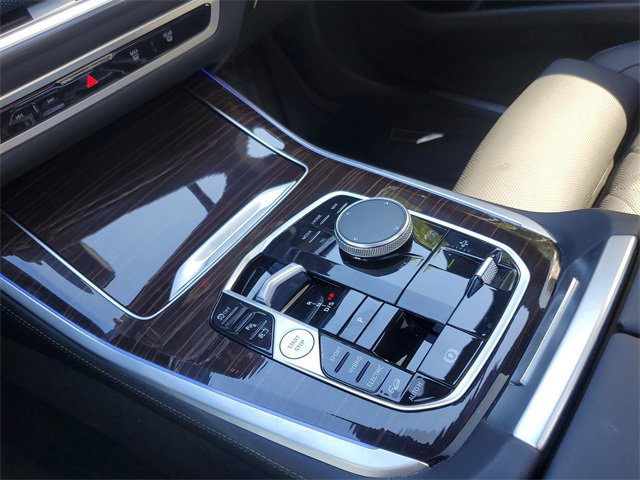 Used 2024 BMW X5 xDrive50e w/ Premium Package image 17