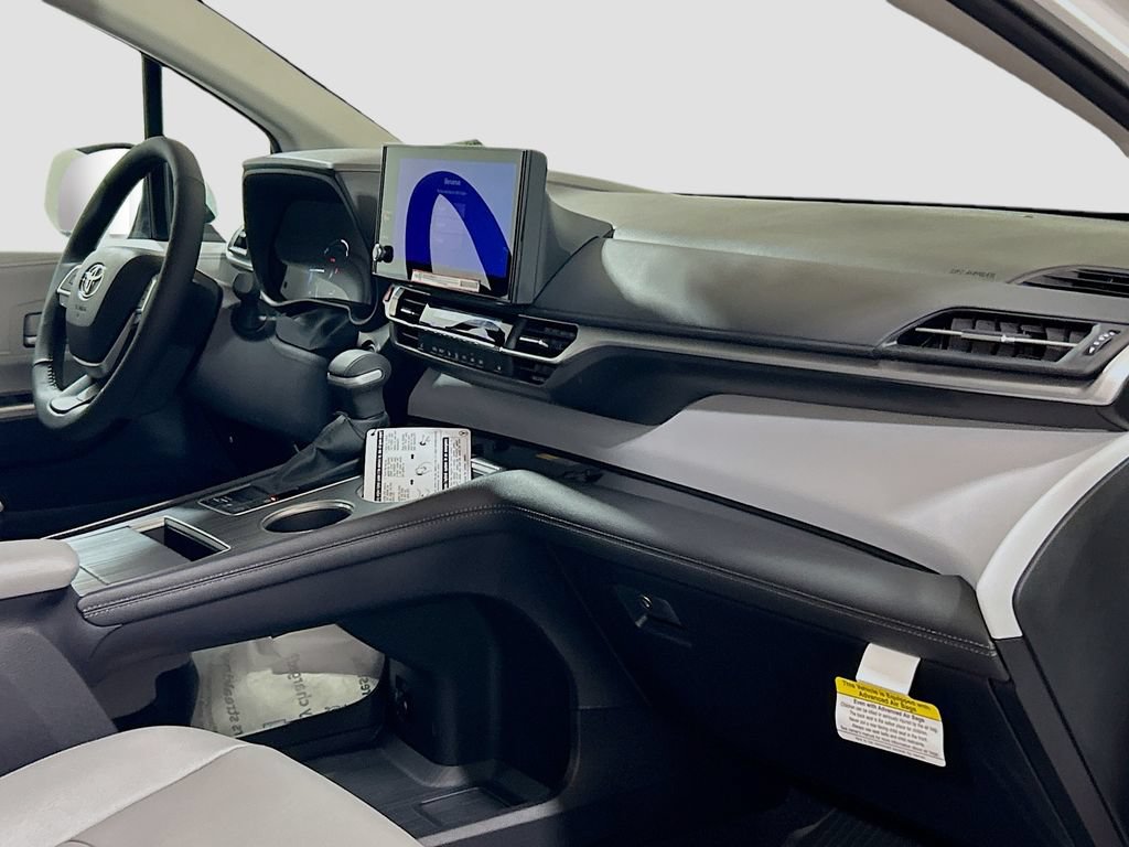 New 2025 Toyota Sienna XLE FWD image 30