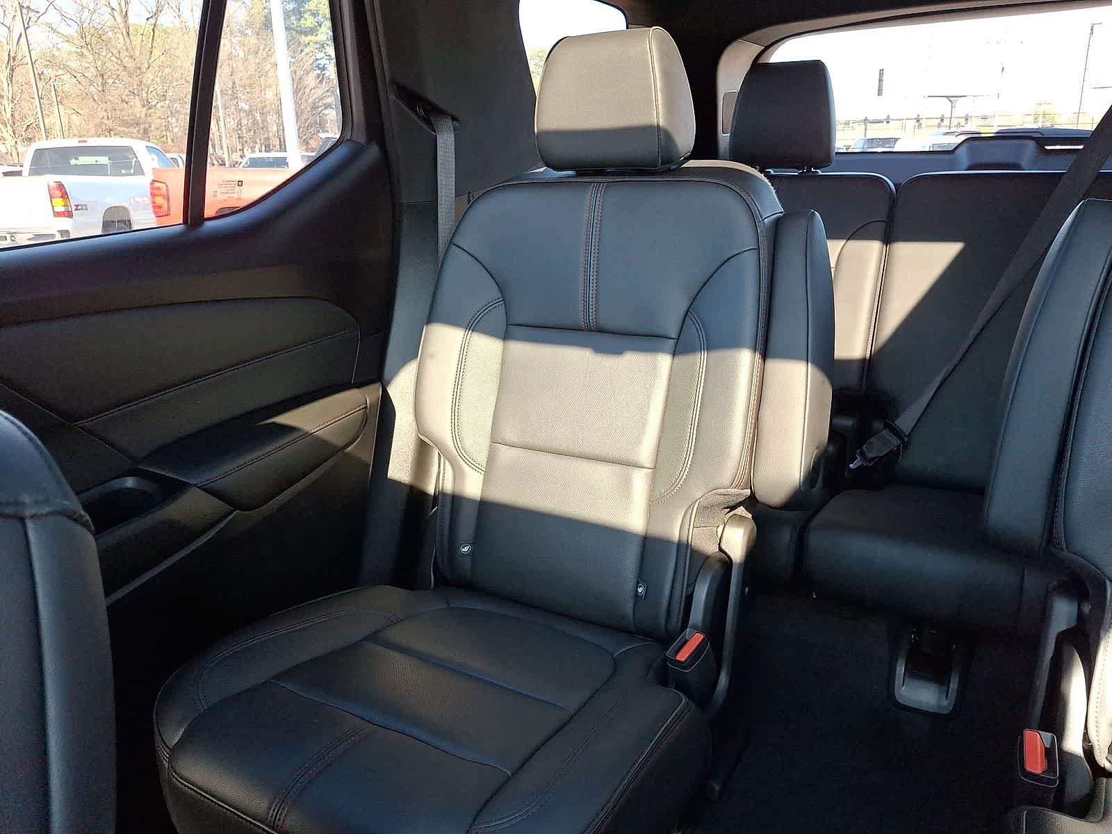 Used 2023 Chevrolet Traverse RS image 13