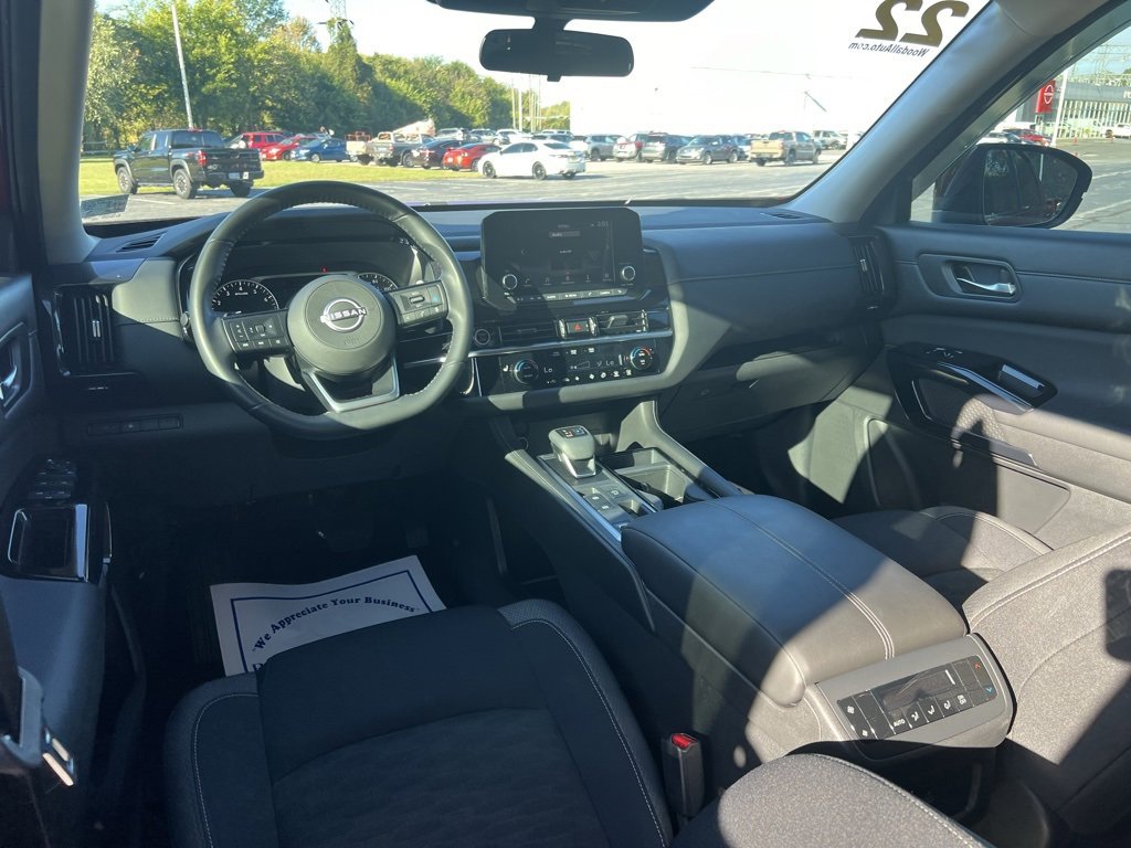 Used 2022 Nissan Pathfinder SV w/ SV Black Package image 12